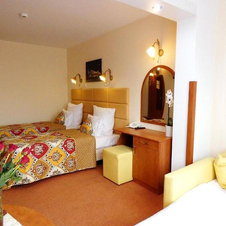 Aparthotel Adler Cracovie Extérieur photo