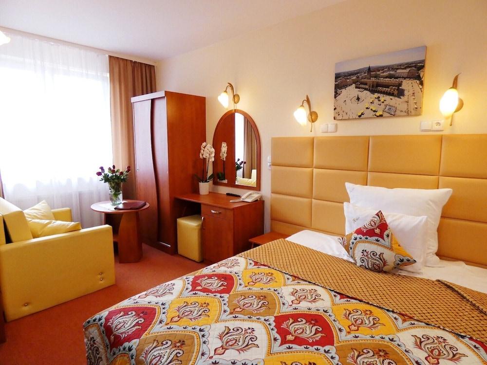 Aparthotel Adler Cracovie Extérieur photo