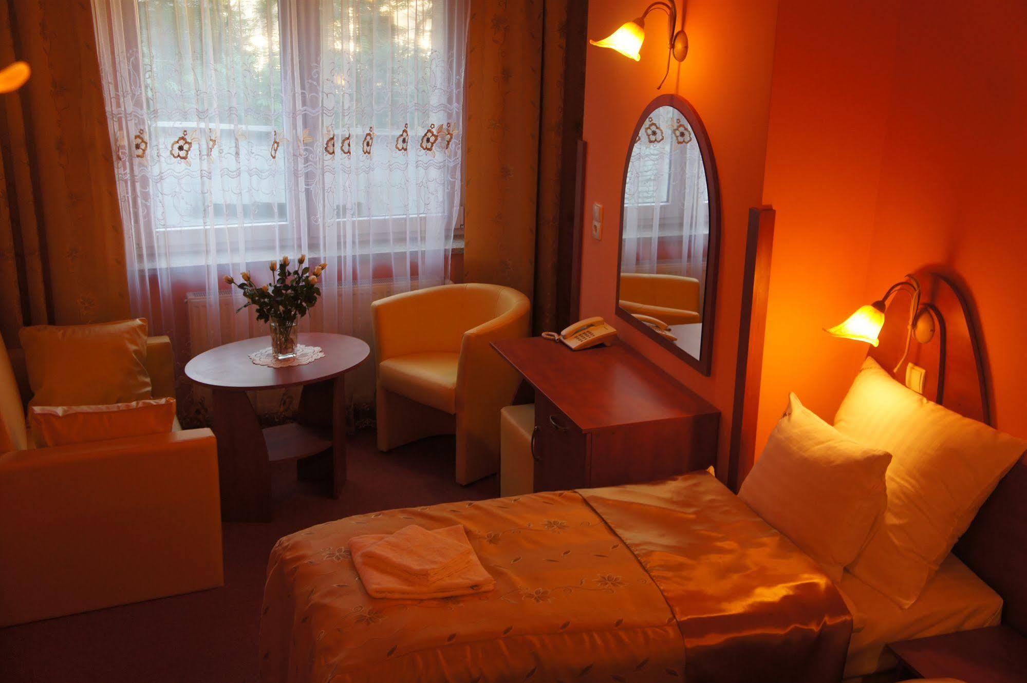 Aparthotel Adler Cracovie Extérieur photo