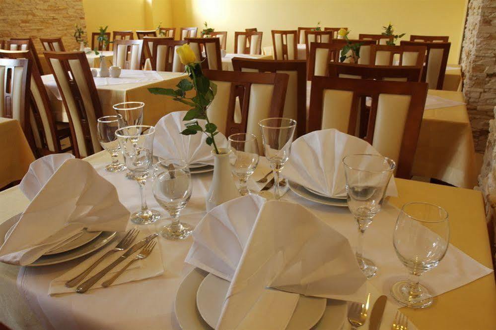 Aparthotel Adler Cracovie Extérieur photo