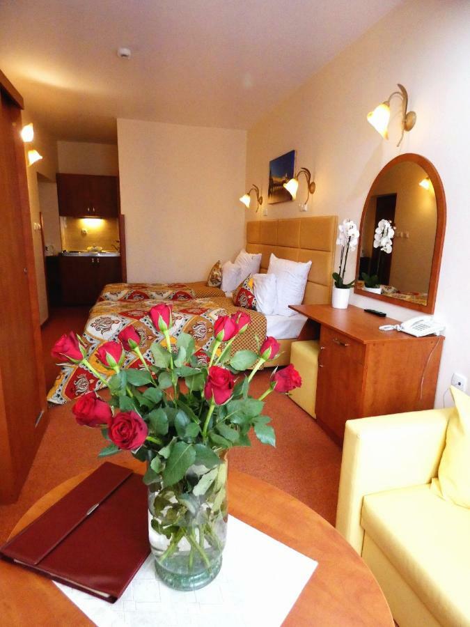 Aparthotel Adler Cracovie Extérieur photo